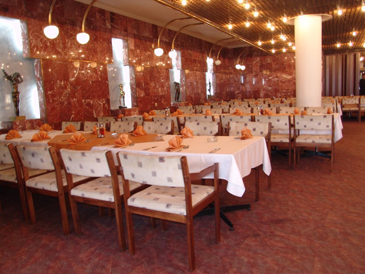 Hotel Lovecs Kültér fotó